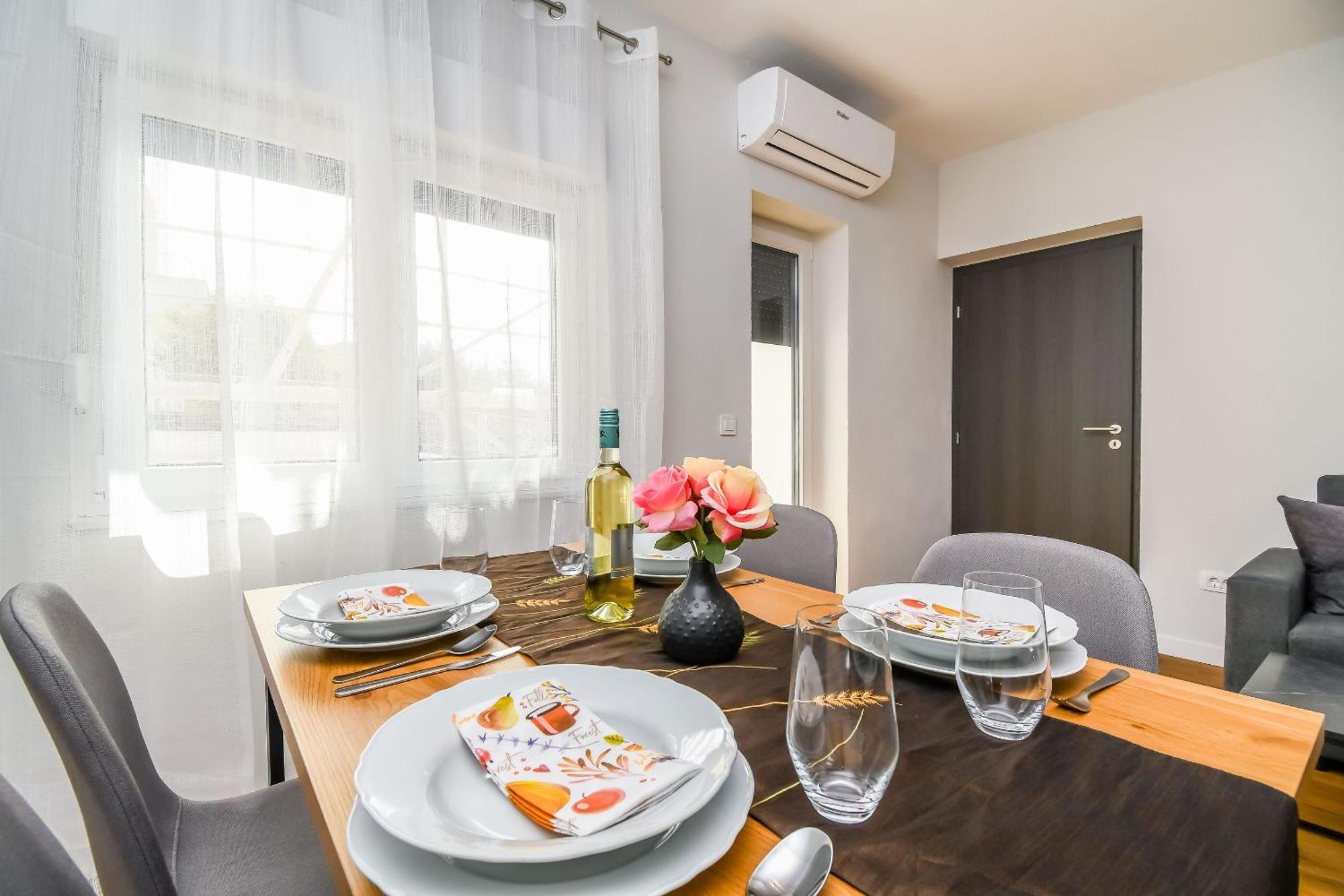 Apartments Neli Trogir Eksteriør bilde
