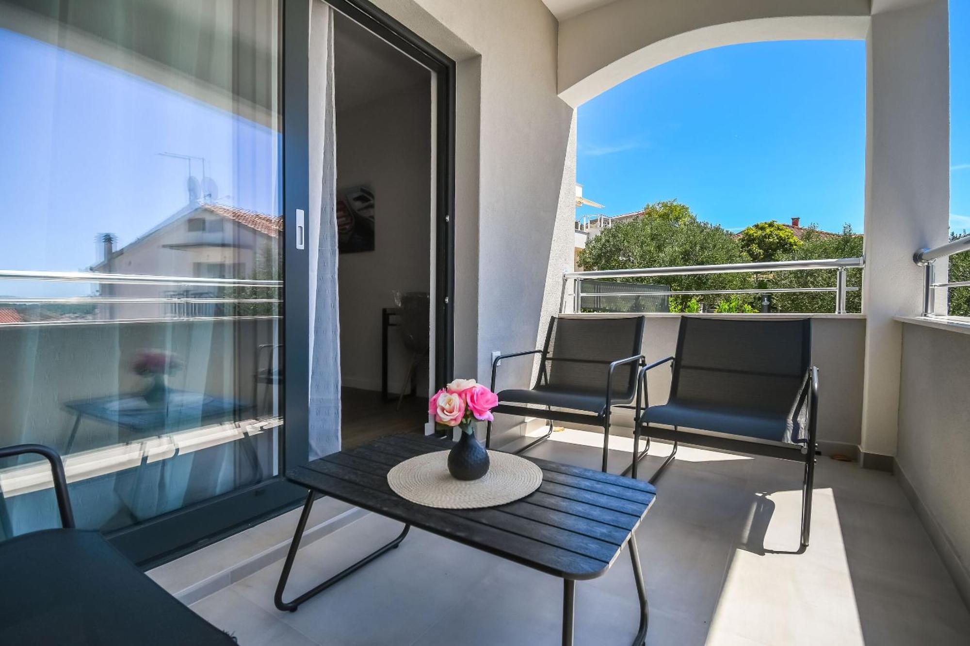 Apartments Neli Trogir Eksteriør bilde