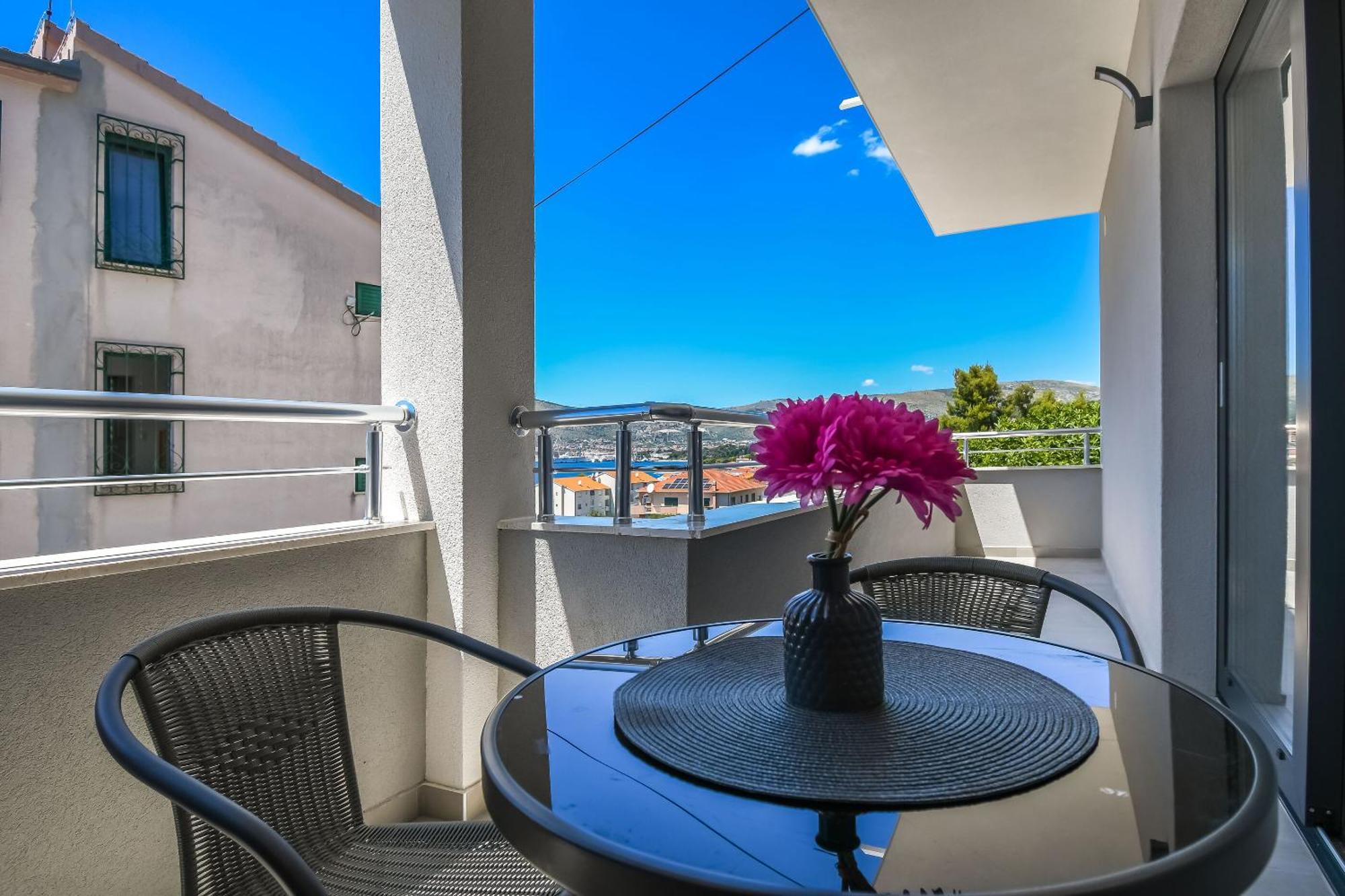 Apartments Neli Trogir Eksteriør bilde